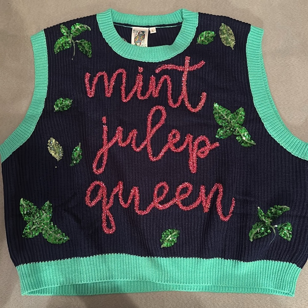 NWOT Queen of Sparkles Mint Julep Queen Sweater Vest size L